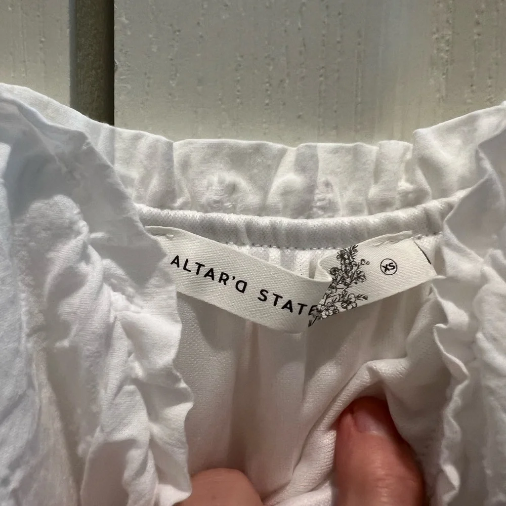 White islet dress - Picture 2 of 4